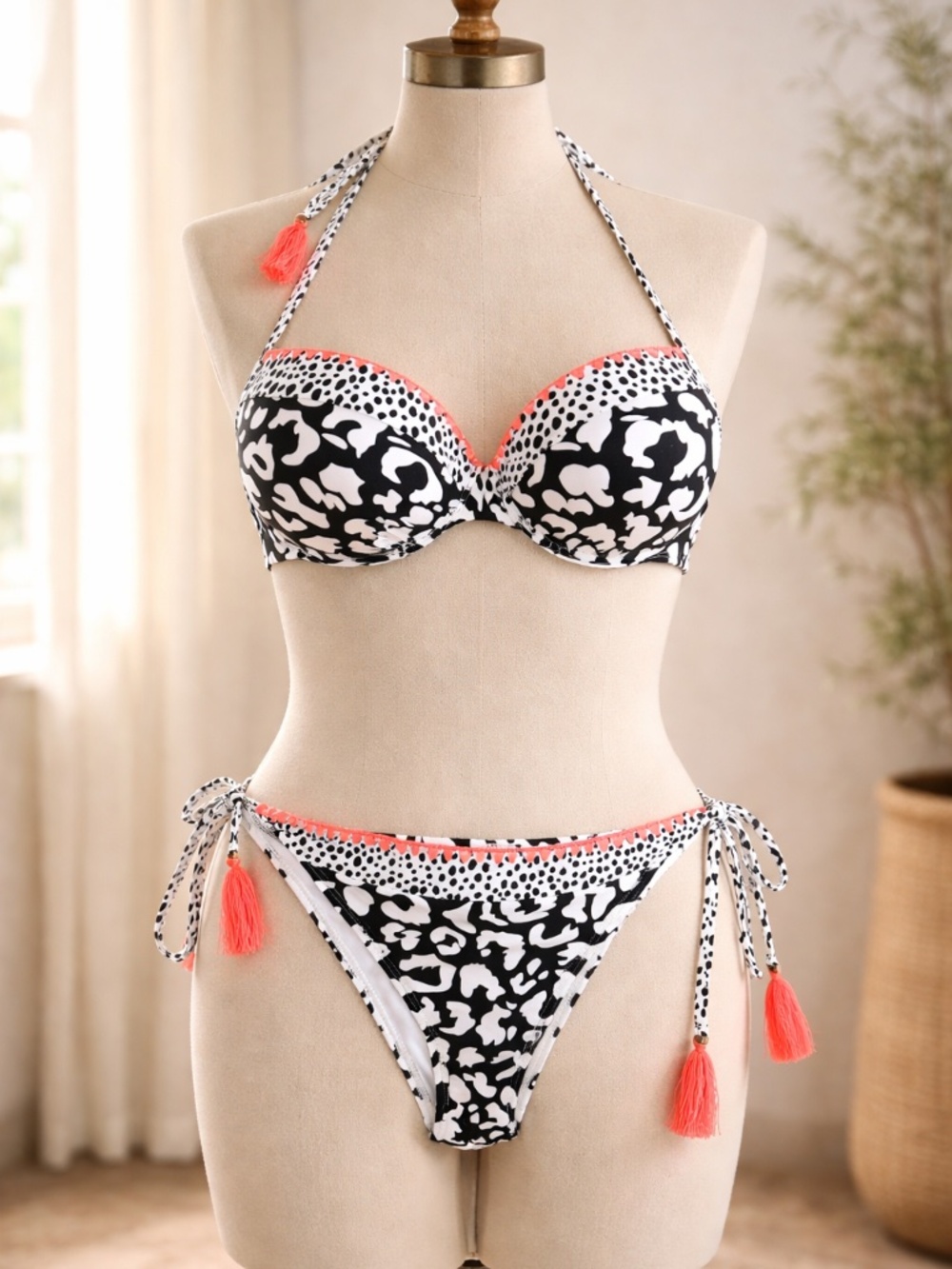 Resort Glam Mixed Print Bikini Set Halter Tie Tassel Detail Size 14‎